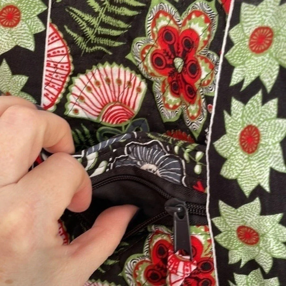 New BocaBag Green/Red/White/Black Botanical Design - Picture 5 of 7